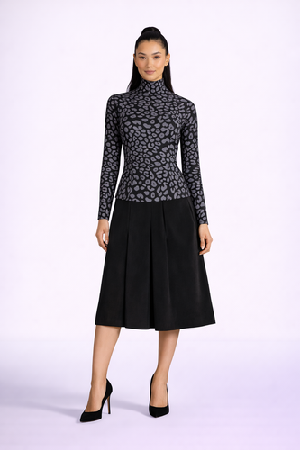 Metallic stretch leopard jacquard long sleeve top with turtle neck